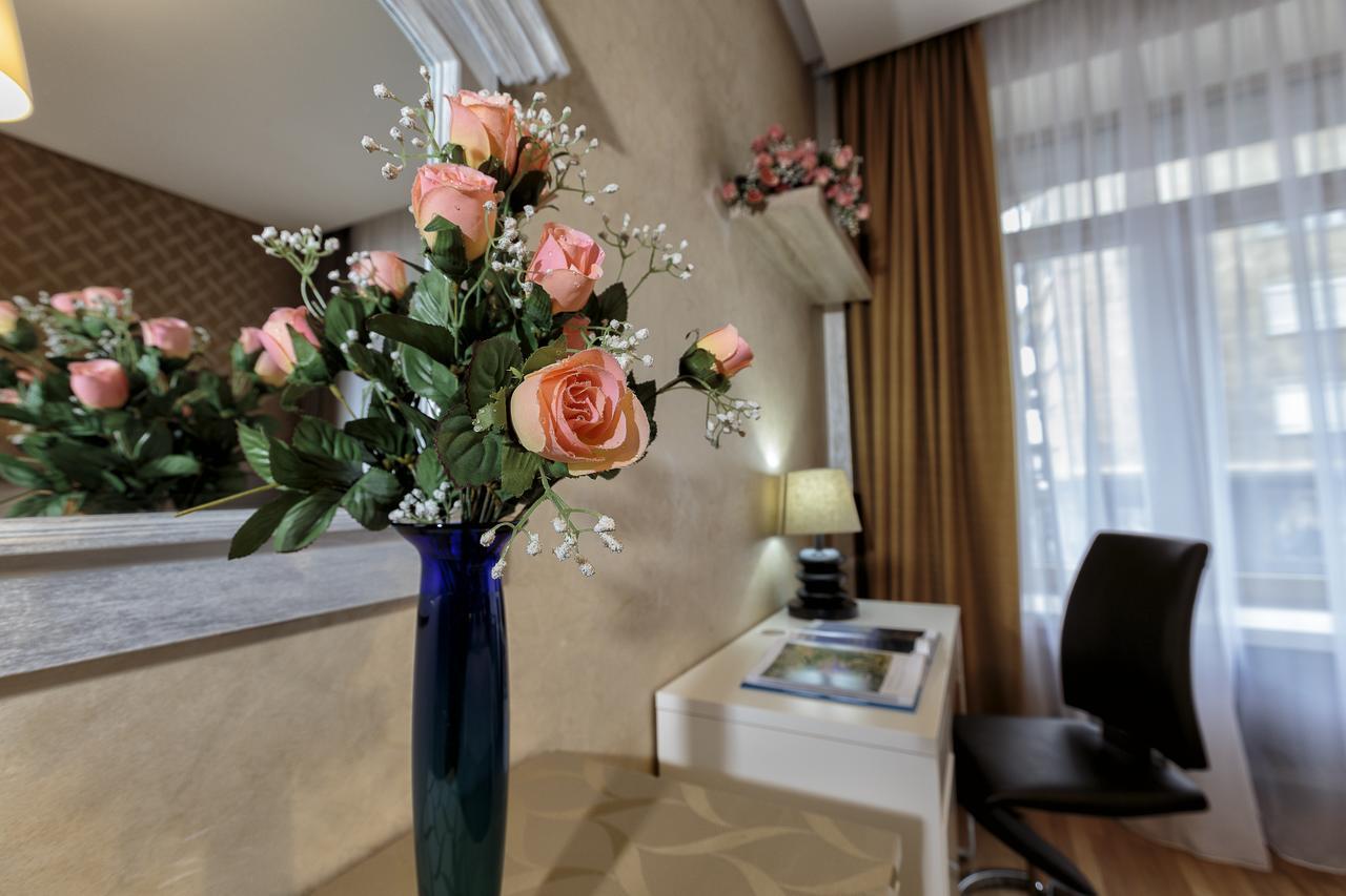 The Queen Luxury - Liberty * Luxembourg