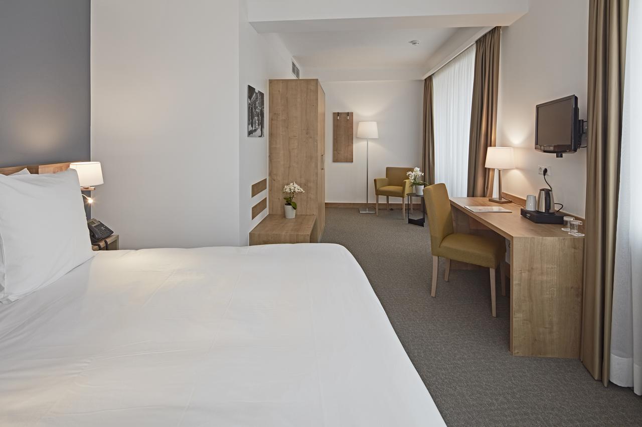 City Hotel Hotel