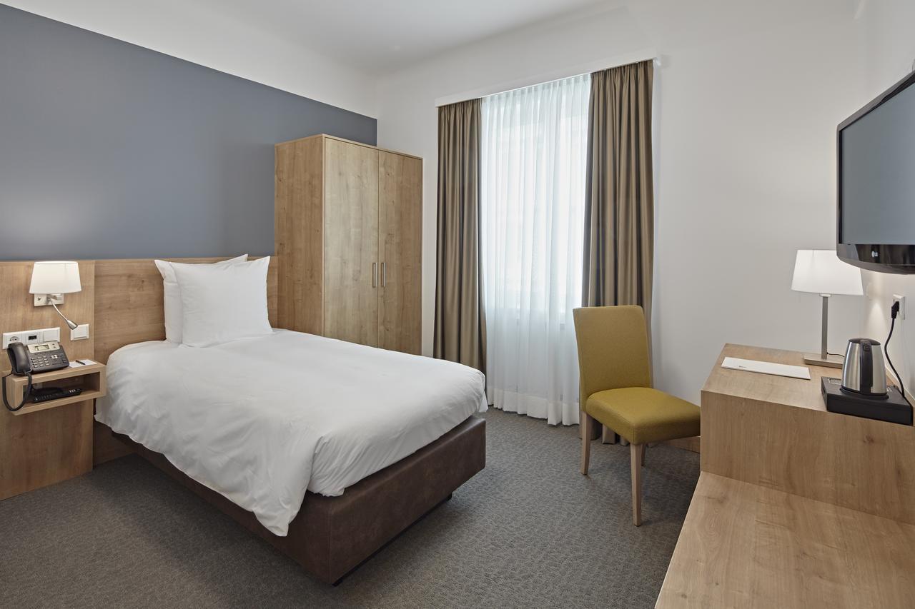 City Hotel 3*