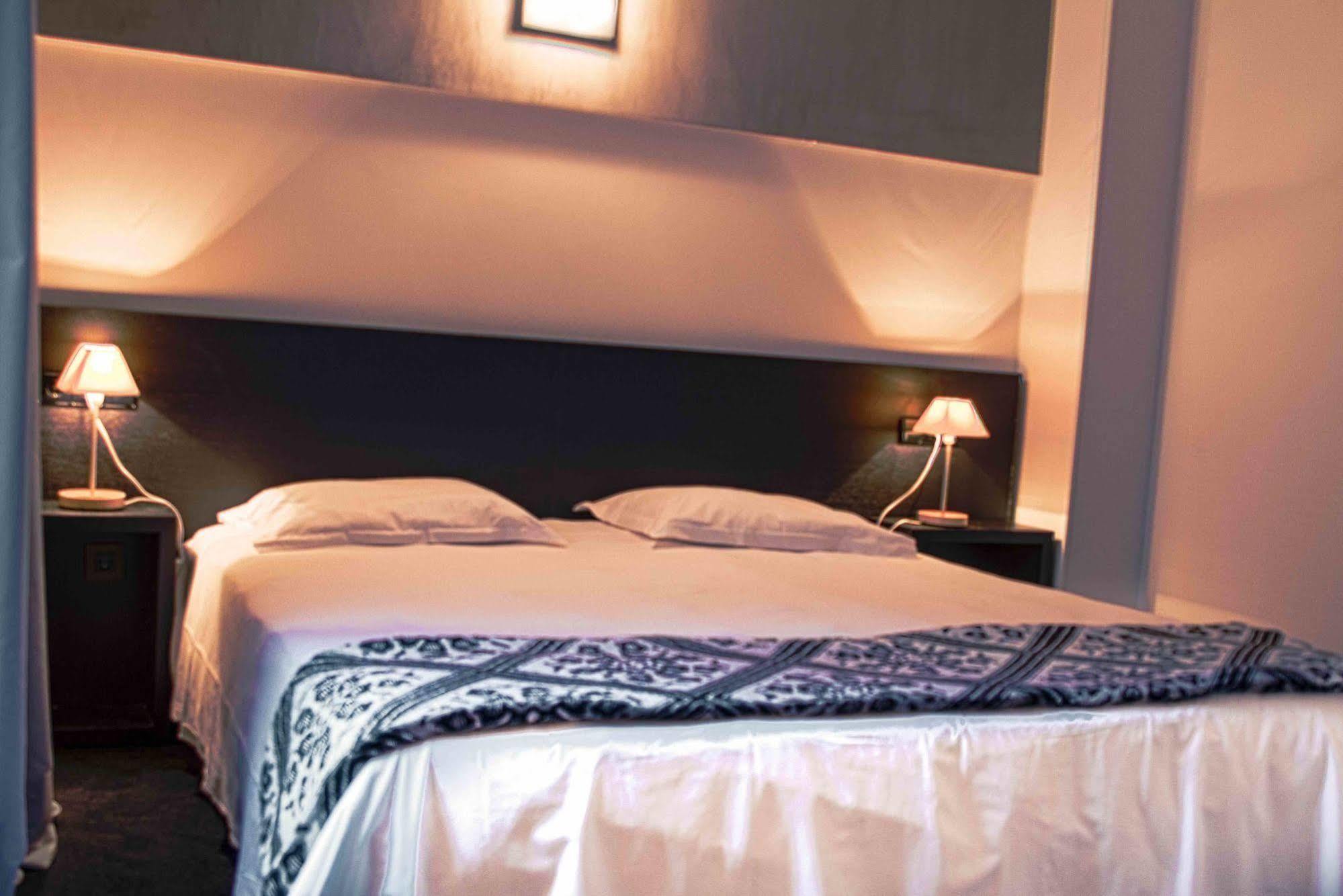Le Chatelet Hotel 3*