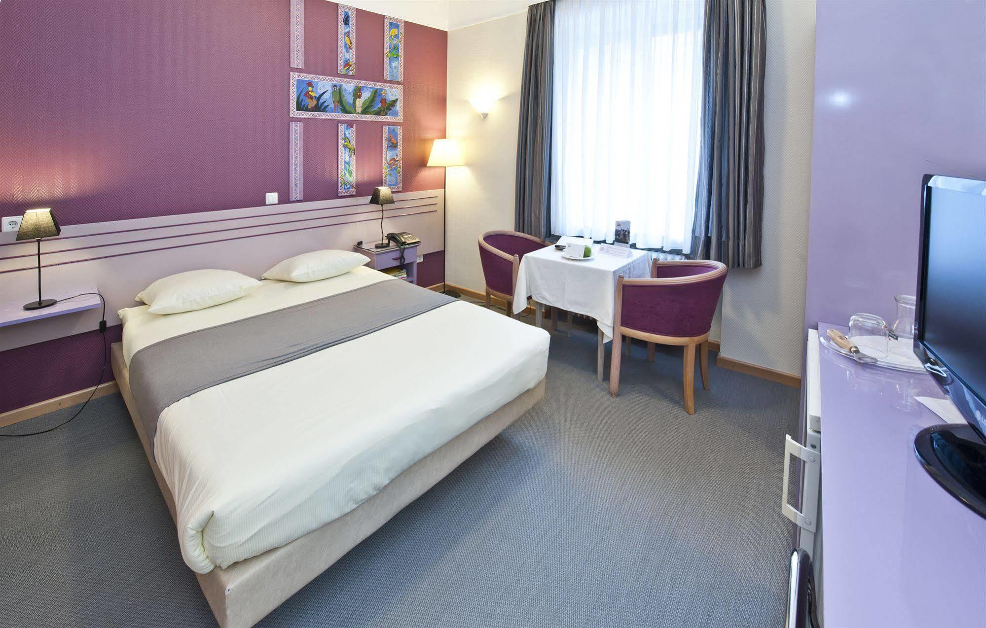City Hotel