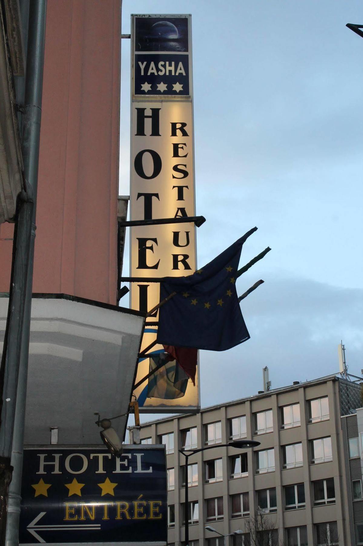 Yasha Hotel 3*