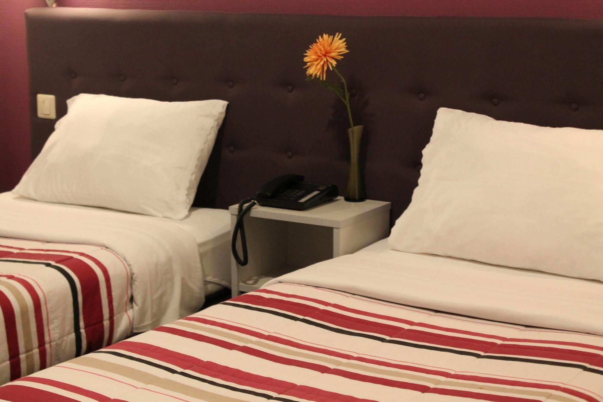 Yasha Hotel 3*