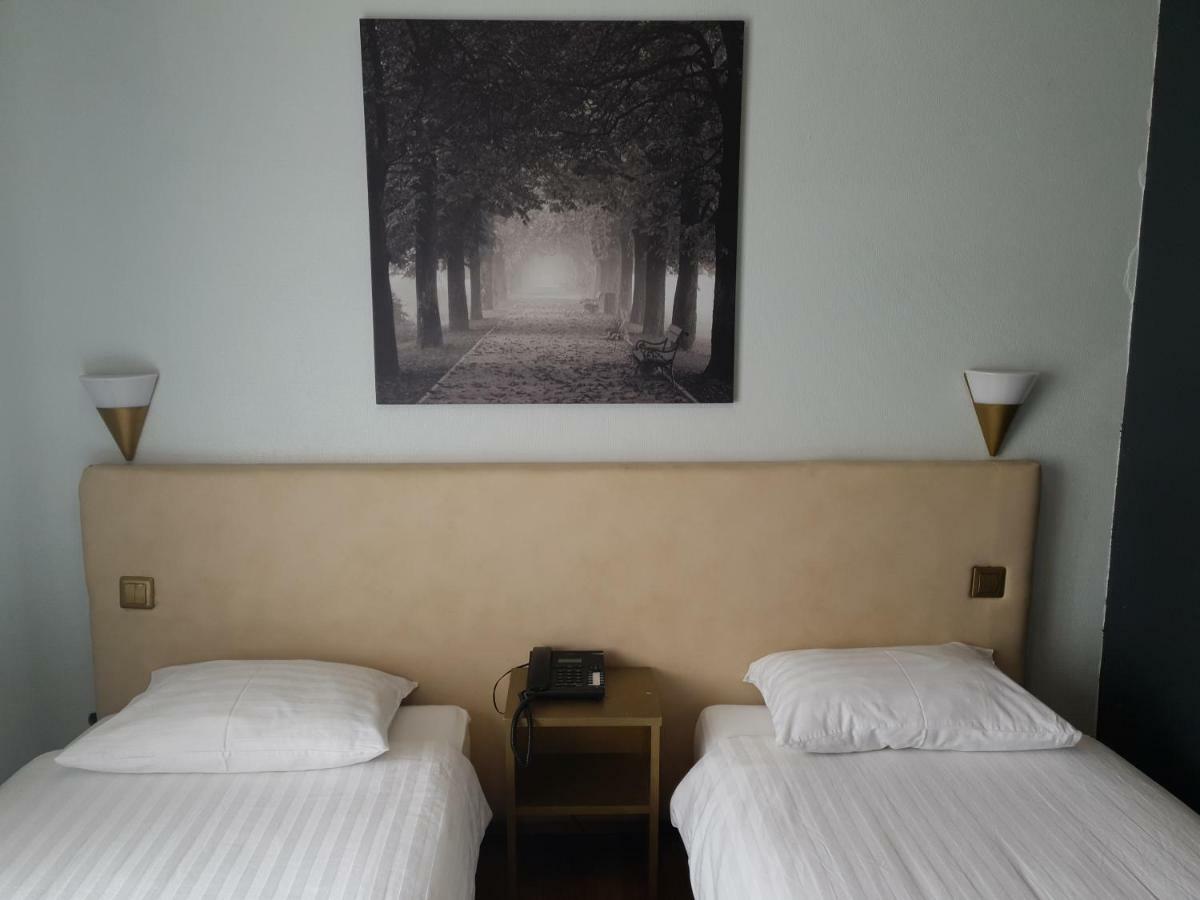 Yasha Hotel 3*