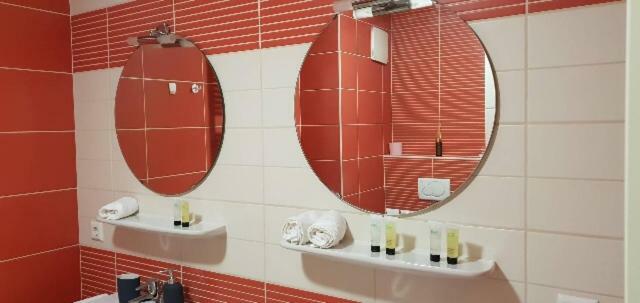 Modern 100m2 Flat 2mn Walking From Train Station In City Center, Free Parking -2a Apartment
