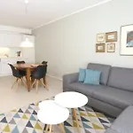 Large&Modern Retro Flat in City Center- Free Parking