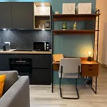 Bright And Chic Apartment In Lux City