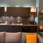 Bright And Chic Apartment In Lux City