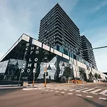 Luxury 1 Bedroom Apt W Spa, Fitness & Swimming Pool - Zenith Towers