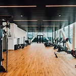 Luxury 1 Bedroom Apt W Spa, Fitness & Swimming Pool - Zenith Towers