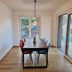 Chic City Center 3 Beds Flat & Balcony & Parking