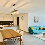 Brand New 2 Bedrooms With Parking And Terrace - 142-96