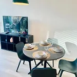 New&Large 1 bedroom in Center- terrace&parking