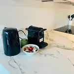 New&Large 1 bedroom in Center- terrace&parking