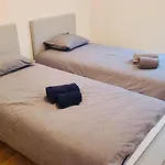 Brand New Luxury 3 Bedrooms, Terrace And Free Parking - Noah