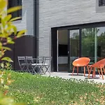 En Suite Bedrooms At Reckenthal House By Rentaroo