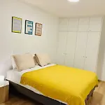 Cosy & New 2 Bedrooms In Center -9B