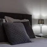 EXECUTIVE DOUBLE ROOM WITH EN-SUITE in GUEST HOUSE RUE TREVIRES R3