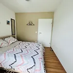 Luxembourg City - 70M2 - Easy Parking - Bus - 2 Tvs - Between City And Forest