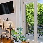 Charming Room With Balcony In Center