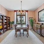 Baroque Style Townhome W Garden & Parking Id101