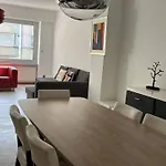 City Center Cosy Three Beds