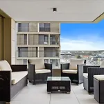 Lux City Escape 2Br Apt With Balcony & Workspace