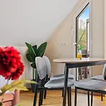 Chic 2Br Stay In Luxembourg With Free Parking