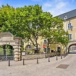 Luxurious 2Br Apt With Balcony In Luxembourg