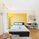 All In Studio With Private Parking City Lux