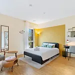 All In Studio With Private Parking City Lux