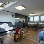 The Queen Luxury Apartments - Villa Carlotta