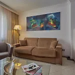 The Queen Luxury Apartments - Villa Cortina
