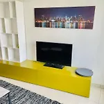 Cosy One Bedroom Flat In Center With Terrace And Parking