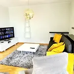 Luxury One Bedroom Flat With Parking&Balcony-Cent2