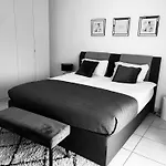 Luxury Penthouse Apartment With 3 Balconies -2 Bedrooms -Petrus View & Parking