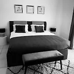 Luxury Penthouse Apartment With 3 Balconies -2 Bedrooms -Petrus View & Parking