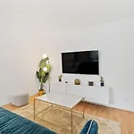 Bright 1Br Apt In Limpertsberg With Wifi & Kitchen
