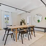 Clausen Hideaway Modern Accommodation