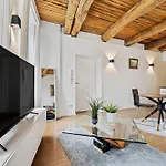 Exquisite Apartment In Old Town