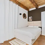 Exquisite Apartment In Old Town