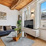 Exquisite Apartment In Old Town