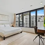 Upscale Urban Apartment Style & Comfort For Six