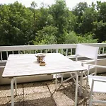 Sunny & Cozy Studio With Shared Swimming Pool