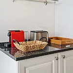 Stylish 2Br Apt In Limpertsberg, Near City Center