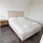 Large One Bedroom In Center With Terrace & Parking