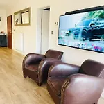 Spacious 2Bedrooms Flat W Terrace&Parking