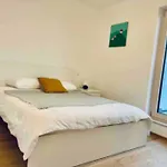 Elegant 2 Bedrooms In Center With Parking &Terrace- 142-99