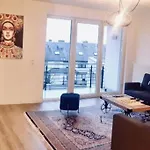 Large 2 Bedrooms Flat With Free Parking & Terrace
