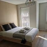 Large 2 Bedrooms Flat With Free Parking & Terrace
